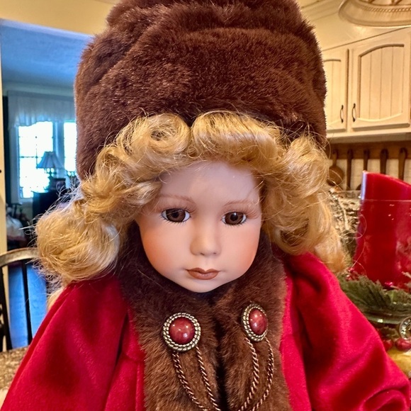 1998 BOYDS COLLECTION LTD. 16”PORCELAIN DOLL, LARA,WITH POLAR BEAR. ALL ORIGINAL - Picture 2 of 16